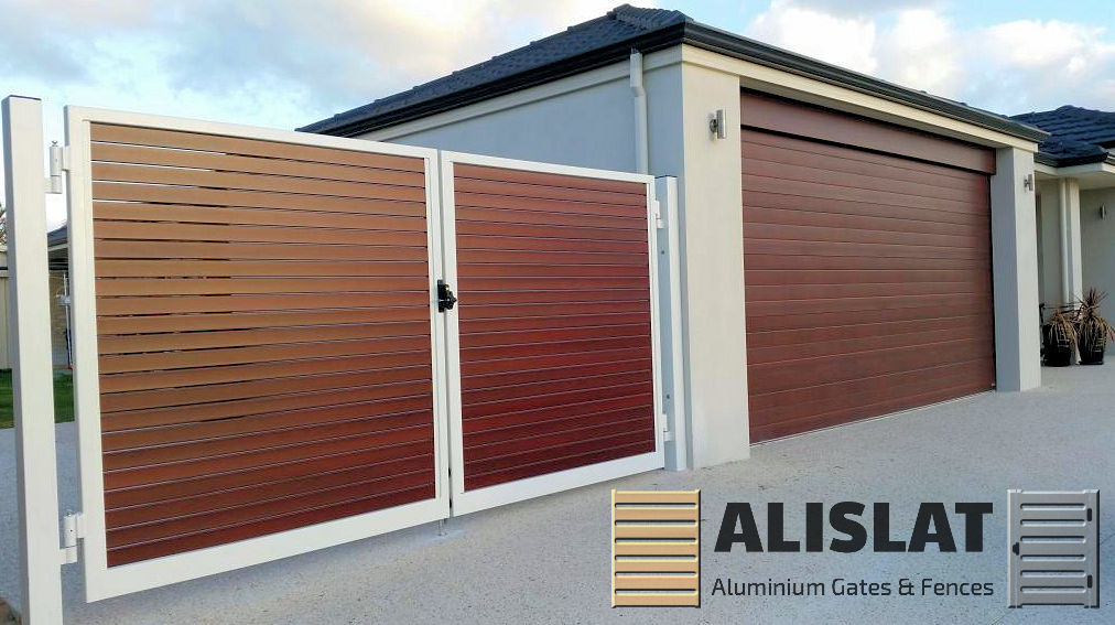 ALISLAT Knotwood Rhose Mahogany Driveway Gates